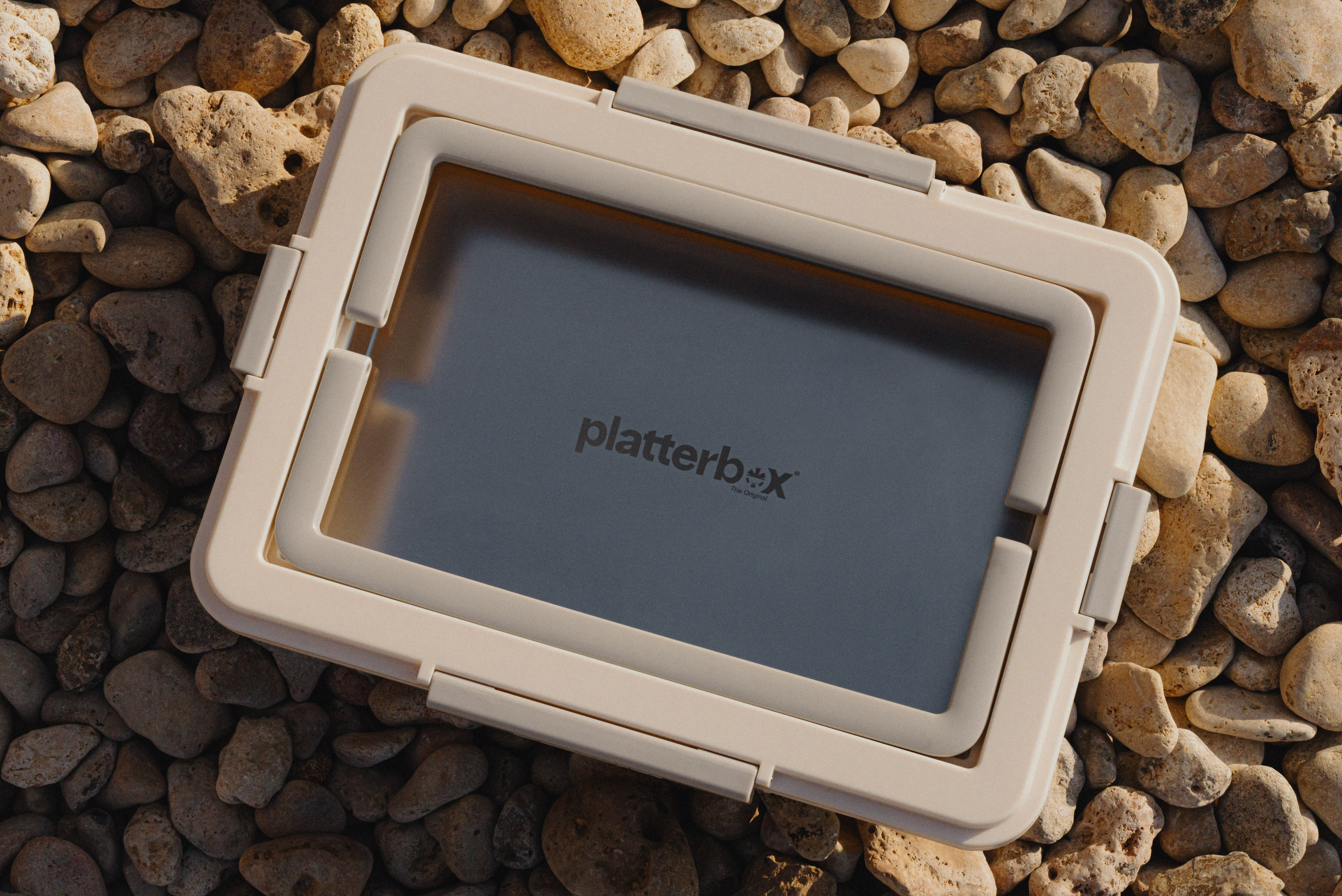 Saly Pebble Platterbox